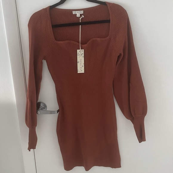 Auburn Square Neck Sweater Dress - Picture 4 of 4